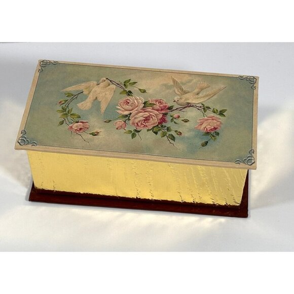 Victorian Trading Co. Sculpted  Scented Guest Soap Dove Set‎ In Decorative Box - Picture 5 of 12